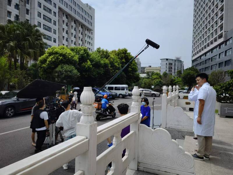 乌兰浩特市广告片拍摄公司低成本实现高规格制作的诀窍
